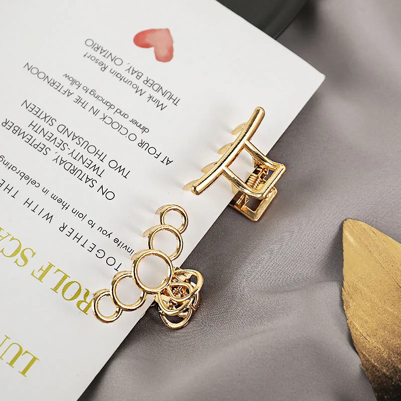 Заколка для волос женская с геометрическим узором из золотистого сплава |