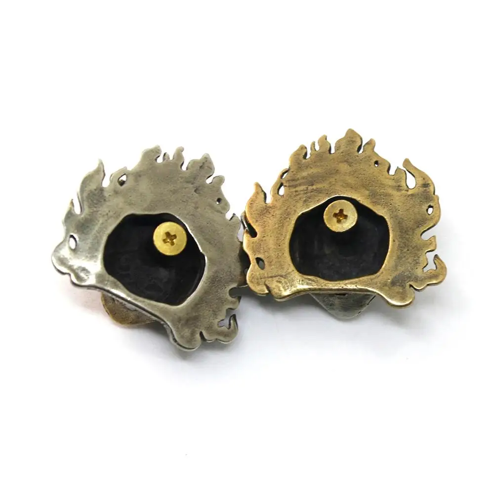 2 предмета латунь злых мифический дизайн Кончос Завинчивающаяся задняя крышка с