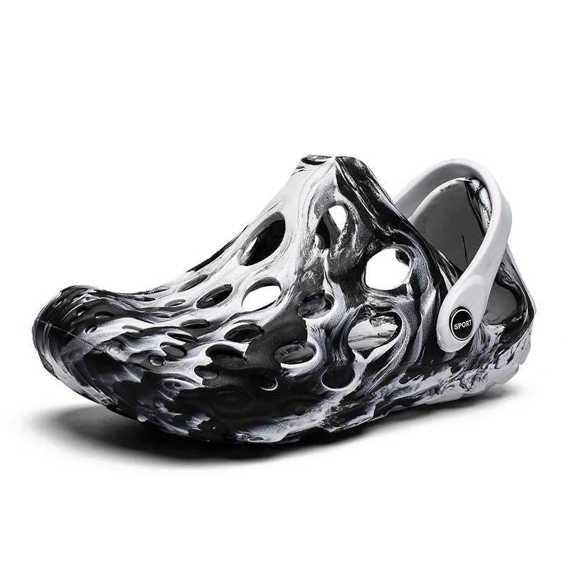 

2021 Men Sandals Crocks Summer Non-slip Hole Shoes Crok Rubber Clogs EVA Garden Shoes Crocse Beach Flat Mens Slippers