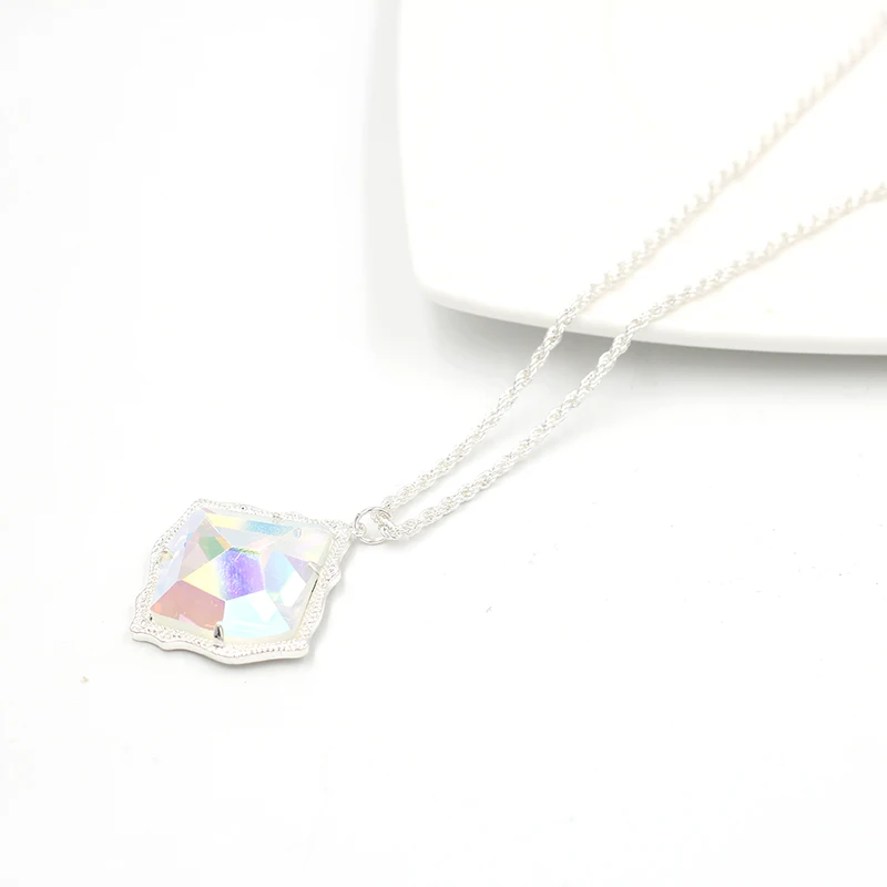 Silver AB Necklace Новое поступление года. Ожерелье с подвеской из акриловой инкрустации в виде лица Mirro. Ожерелье с подвеской в виде объемной смолы лучшего качества - Окраска металла: Silver AB Necklace