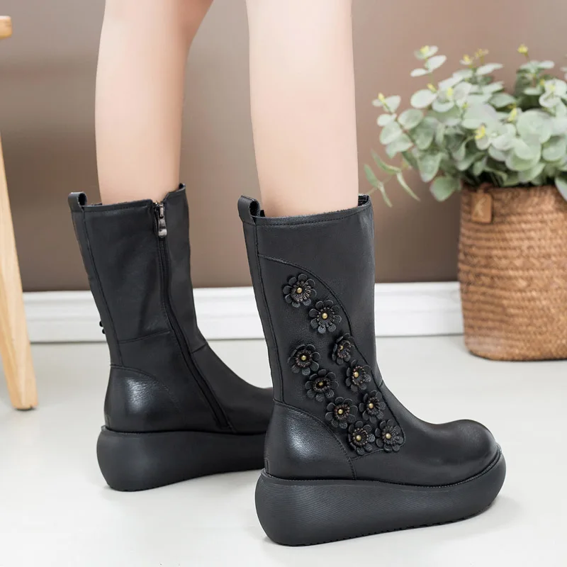 Женские кожаные ботинки Обувь до середины икры осенние на танкетке в стиле ретро