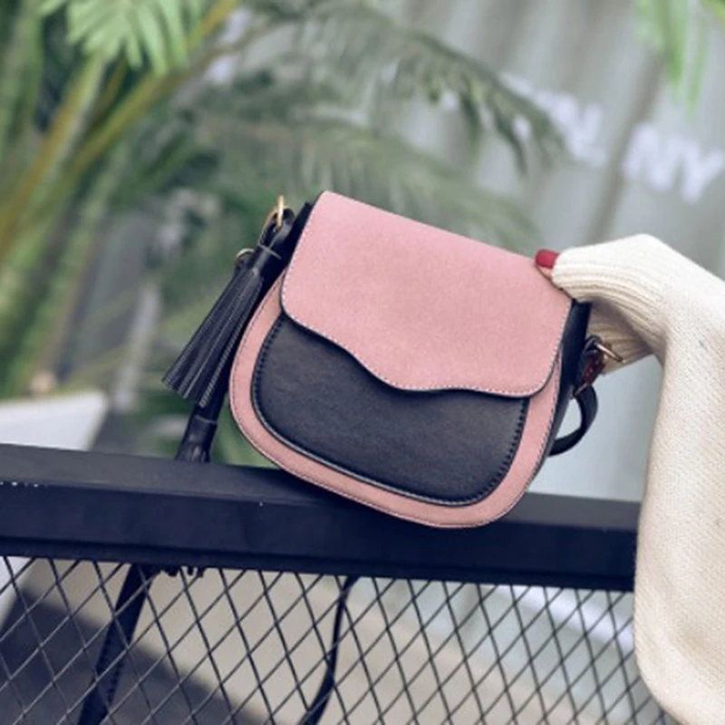 

Женская сумка в стиле ретро, простая модная сумка через плечо с клапаном, женская сумка-мессенджер с украшением кисточкой, Новое поступлени...