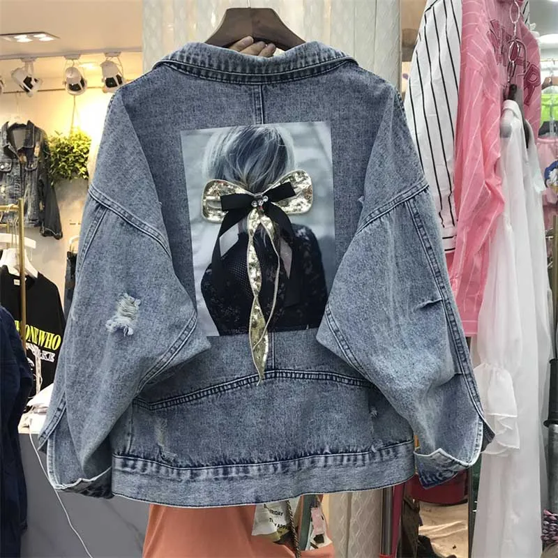 Женская джинсовая куртка с потертостями Короткая свободная из денима в стиле
