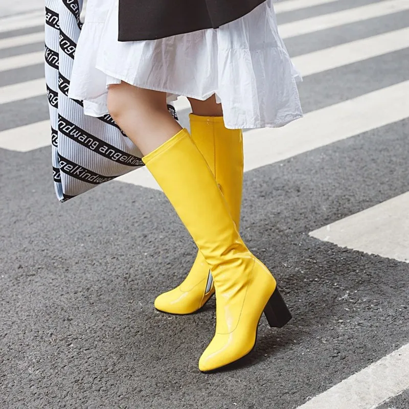 Привлекательная вечерняя обувь женские сапоги до колена модельные на высоком