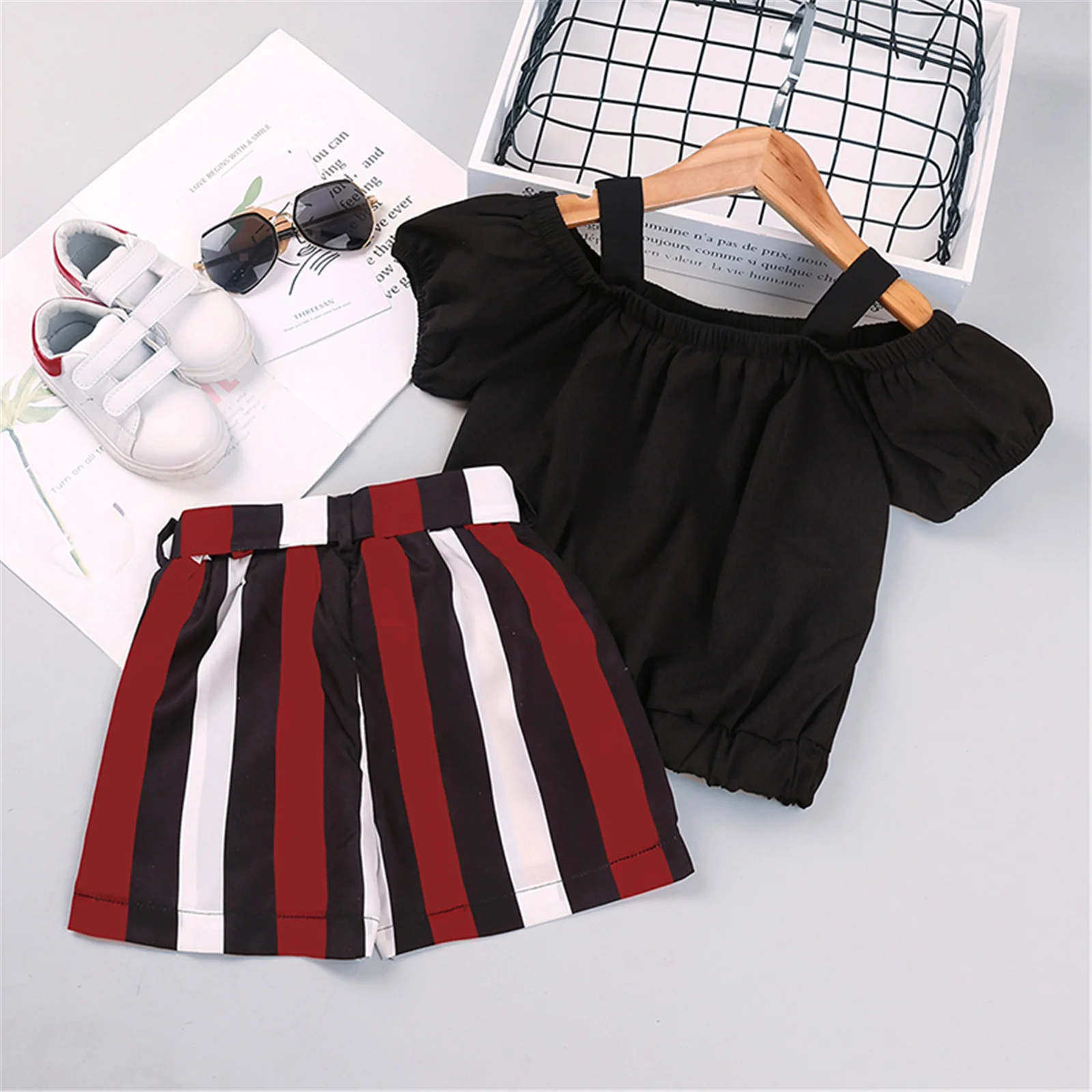 

OPPERIAYA Baby Girls Short-sleeve Tops and Shorts Summer Casual Set Fresh Solid Boat Neck T-shirts Bandage Striped Short Pants