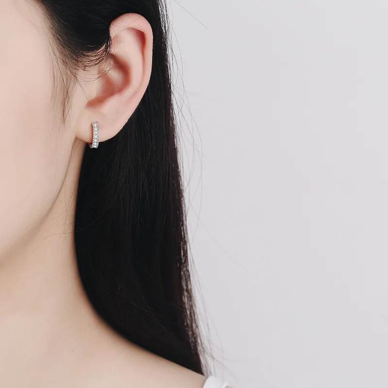 

BOEYCJR s925 Trendy D color 0.14ct total VVS1 Moissanite Hoop Earring for Women Fine Jewelry