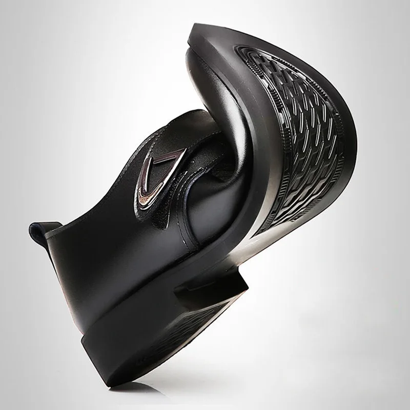 

2019 Fashion Brogue Shoes Men Leather Casual Shoes Breathable Holes Summer Shoes Male Footwear Black A1388