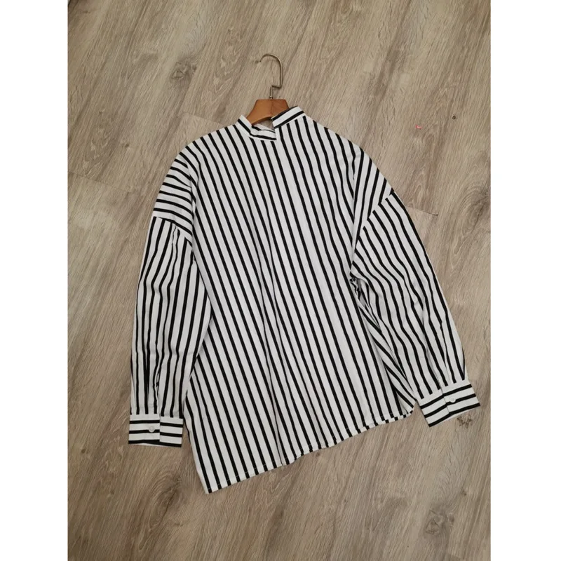 

DEAT Women Black White Stripes Asymmetric Blouse New Skew Neck Long Sleeve Loose Fit Shirt Fashion Spring Autumn 2021 3D01659