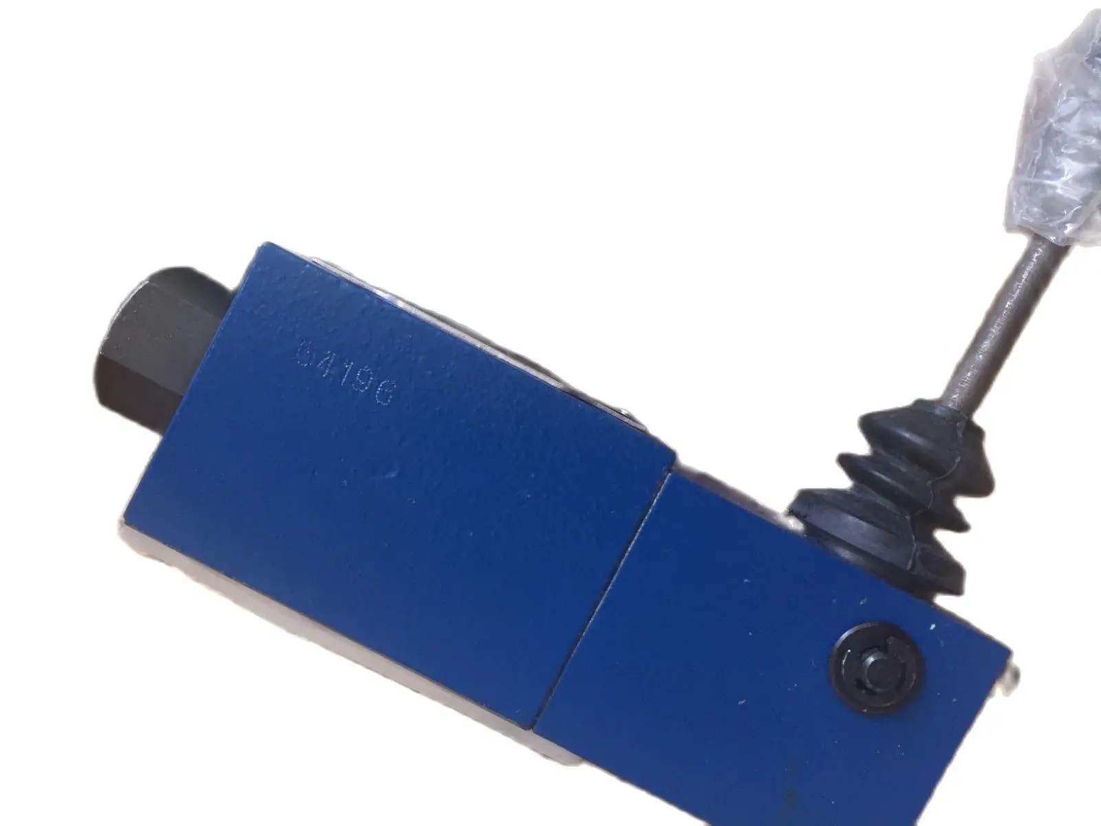 4WMM6 J 6X/F-IN002 Новый rexroth 4WMM6J6X/F 4WMM6J6X/F-IN002 |