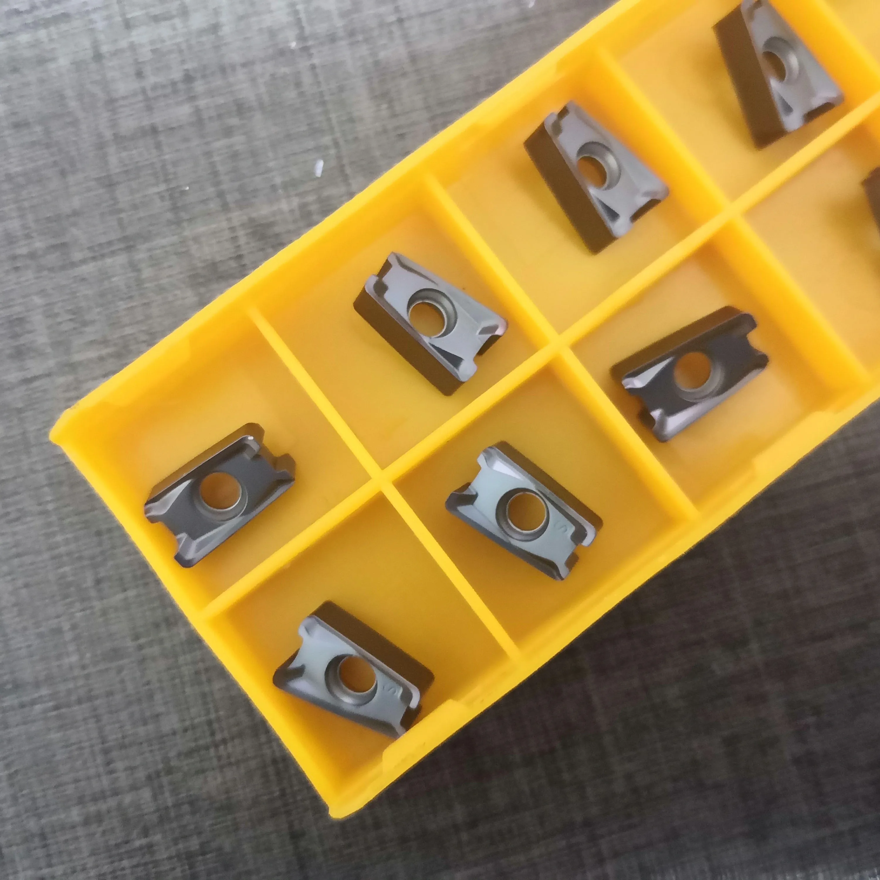 Адаптер KENNAMETAL M4 R0.8 LNMU110408 быстрая и эффективная режущая фреза карбидная с ЧПУ |