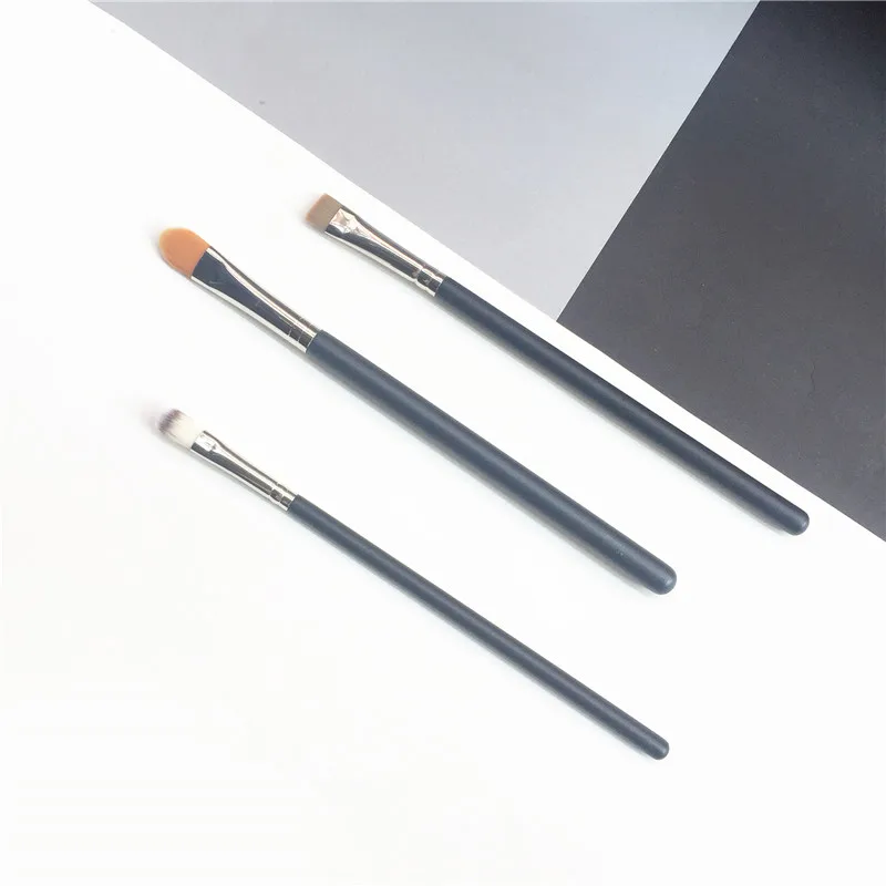 

The Concealer &amp Flat Definer Liner Brush 194/195/212 Synthetic Concealer Highlighter Brown Lash Liner Makeup Eye Brush