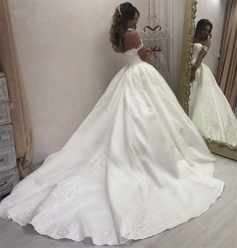 

luxury Satin Wedding Dresses Sweetheart Off The Shoulder wedding gown Court Train Lace Up Lace Applique vestido de noiva 2020