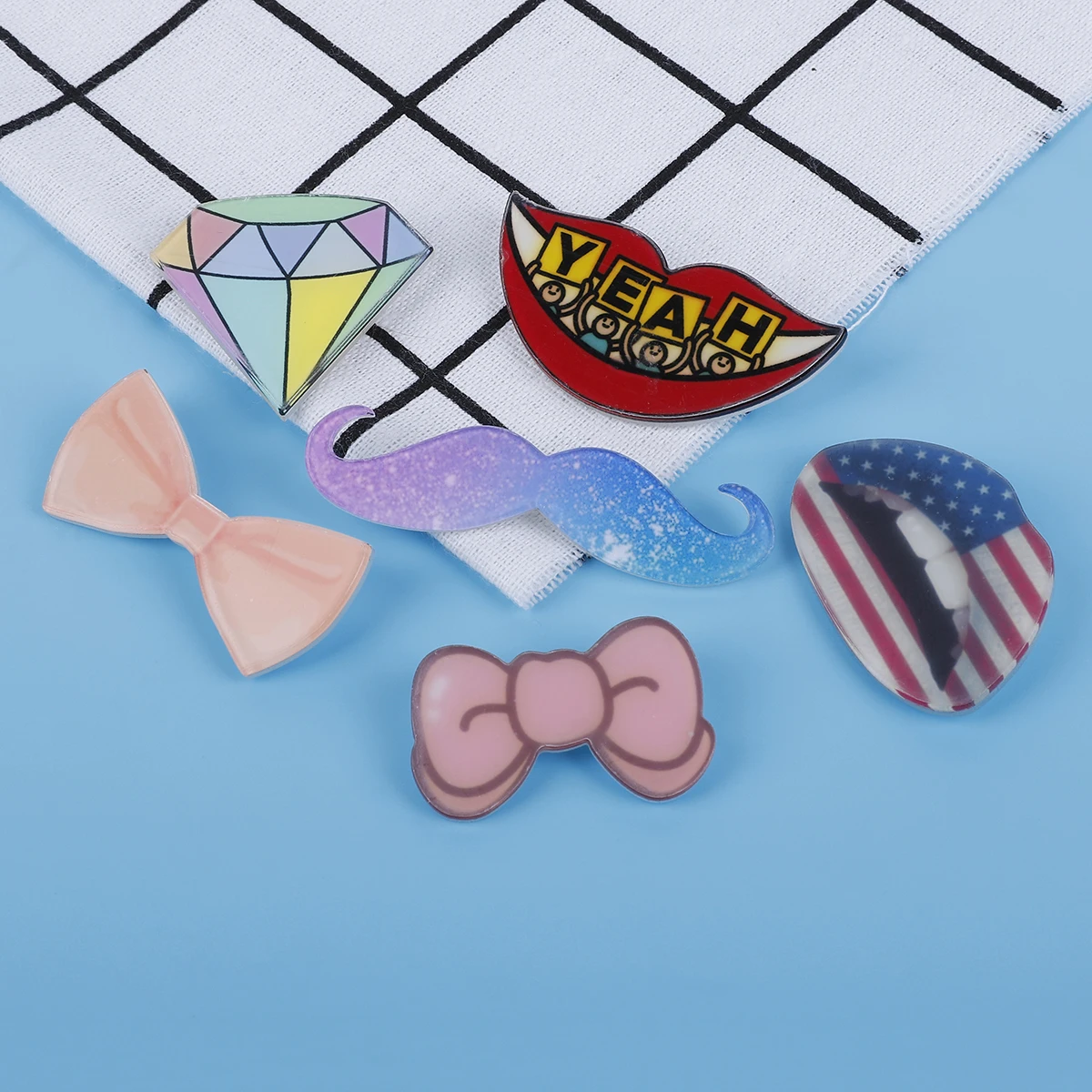 Брошь на воротник из акрила с изображением флага губ банта для джинсов рубашек