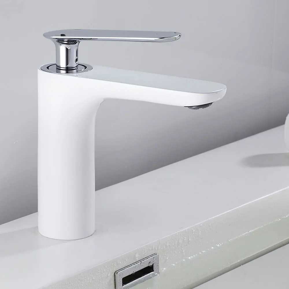 Смесители для раковины элегантный смеситель ванной комнаты с горячей и холодной