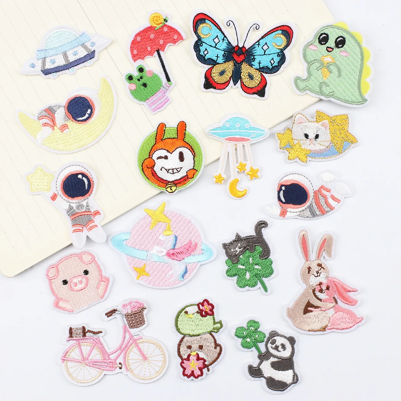 

Cloth Stickers Astronaut Embroidered Cloth Sticker Spaceship Embroidered Label Cartoon love Embroidery Kitten Patch Sticker