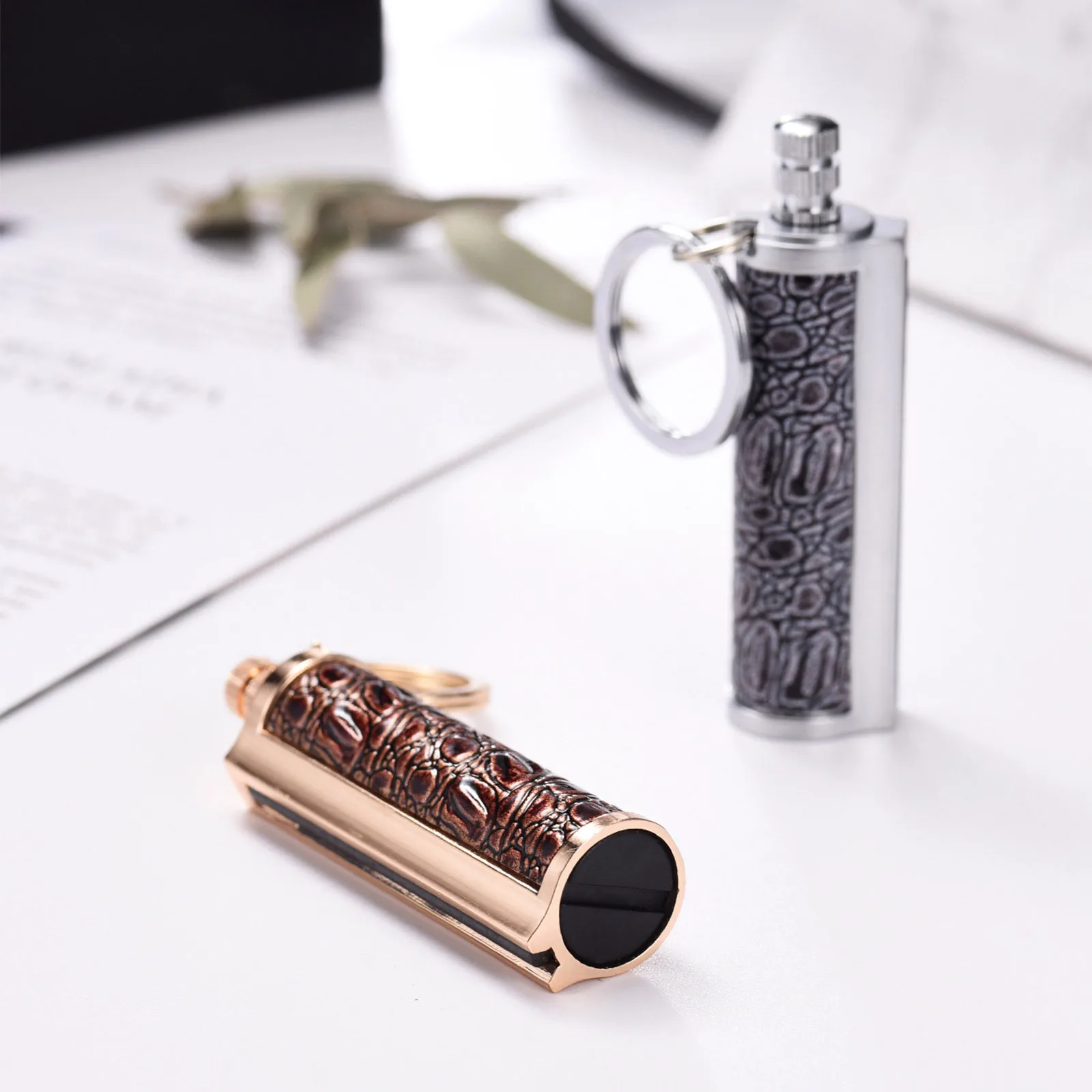 Зажигалка серебристая уличная водонепроницаемая портативная зажигалка бутылка