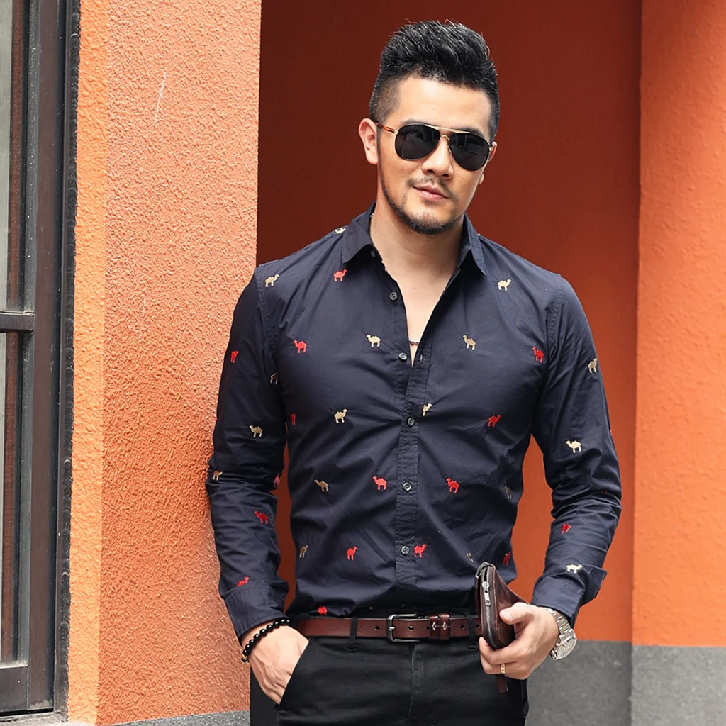 Мужская приталенная рубашка с длинным рукавом синяя вышитым узором S893 весна 2019 |