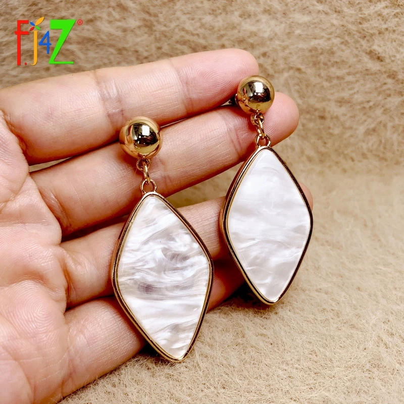 

F.J4Z New Trend Geometric Earrings for Women Quality White Acetic Acid Geo Cocktail Statement Earring Lady Jewel Gifts Dropship