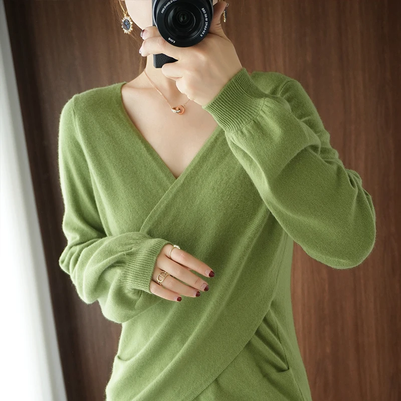 

Свитер женский трикотажный из 100%-ной шерсти с V-образным вырезом