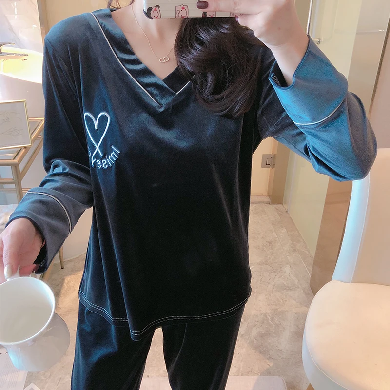 

V-neck Pajamas Autumn Winter Women's Warm Long Sleeve Golden Velvet Pajamas Set Loose Adult Women Sleepwear Set Soft Pajama Set