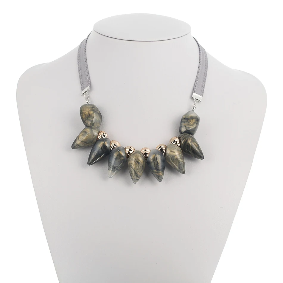 Подходящие ожерелья и кулоны женские