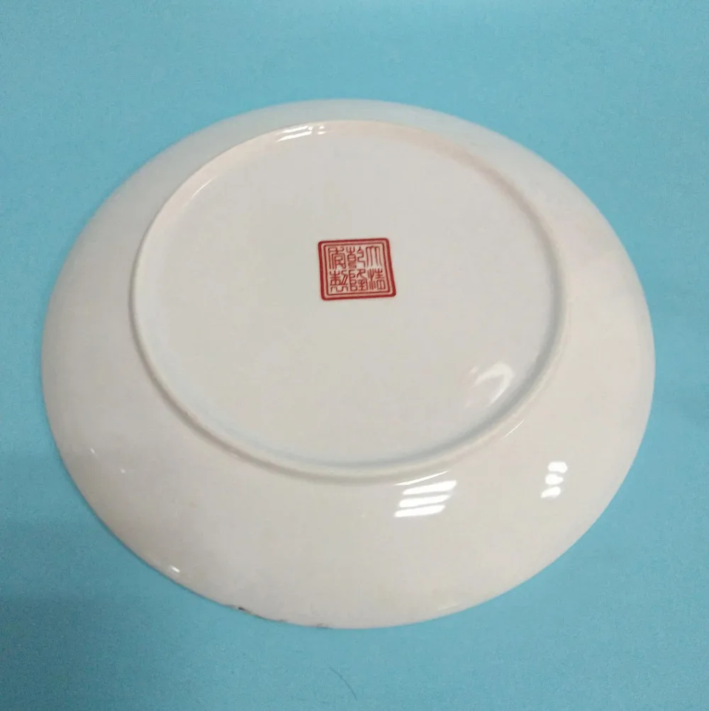 

China's Qianlong year system, Baihe chart porcelain plates, home decorations