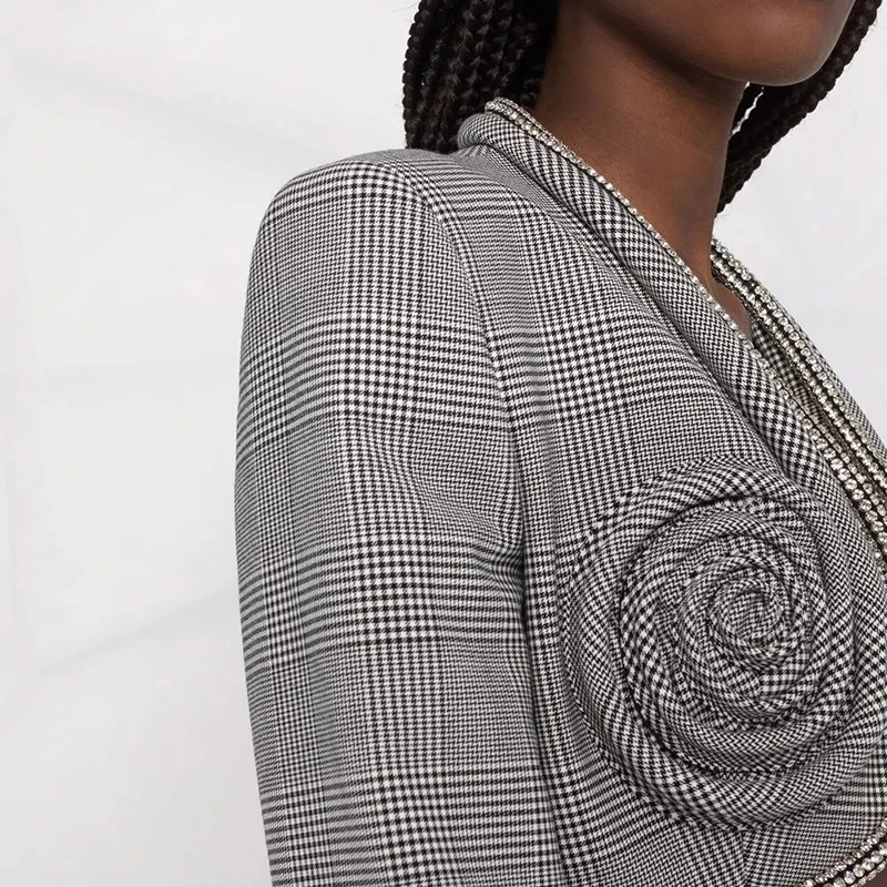 

VGH Korean Plaid Short Blazer For Women V Neck Long Sleeve Temperament Diamonds Patchwork Straight Blazers Female Spring Fashion