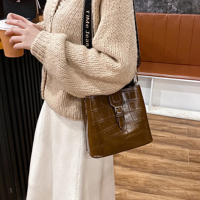 

OLSITTI Stone Pattern Pu Leather Shoulder Bags for Women 2021 New Trendy Wide Shoulder Strap Handbags Designer Flap Crossbody