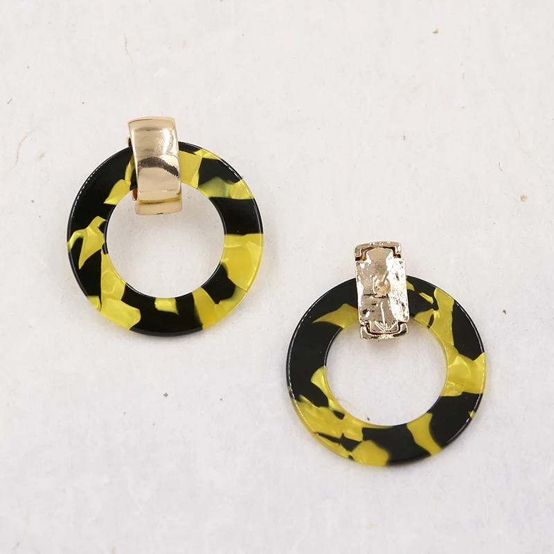 Круглые подвесные акриловые серьги большие круглые черные и желтые полимерные