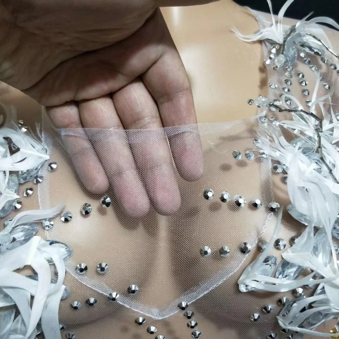 Белое платье с длинным шлейфом Стразы Сетчатое газовое перьями Perspective одежда для