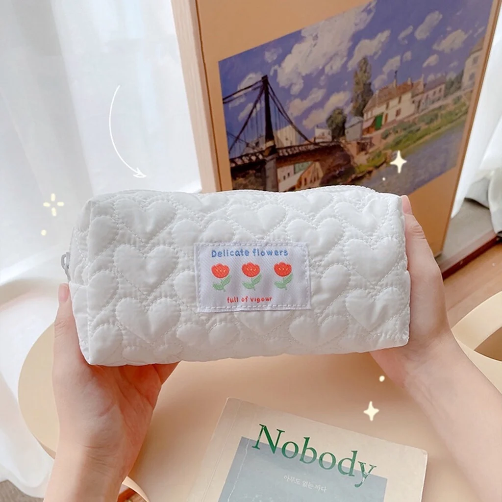

Fashion Floral Cosmetic Bag Pillow Fabric Cases Cosmetic Bags Sewed With Heart Pattern Toiletry Bag Travel Necessaire Organizer