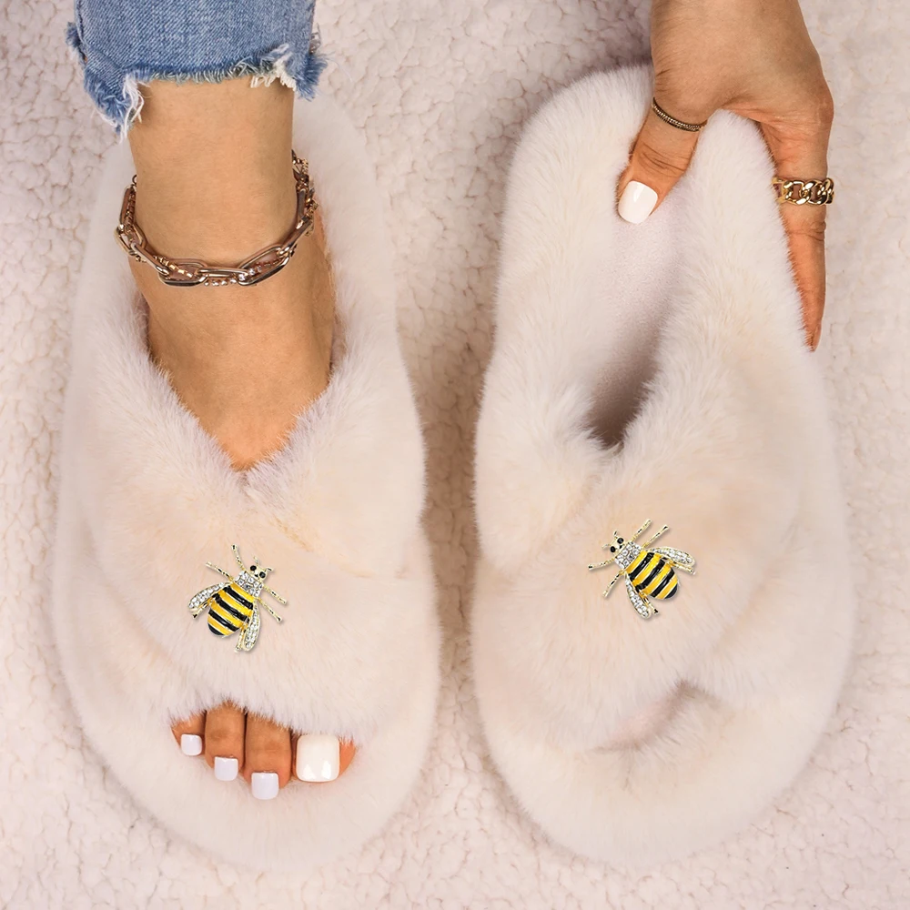 Fur Slippers Women Designer Cute Insect Decor Faux Fur Slides Fluffy Flip Flops Sandals Platform Slippers Outdoor Casual Shoes