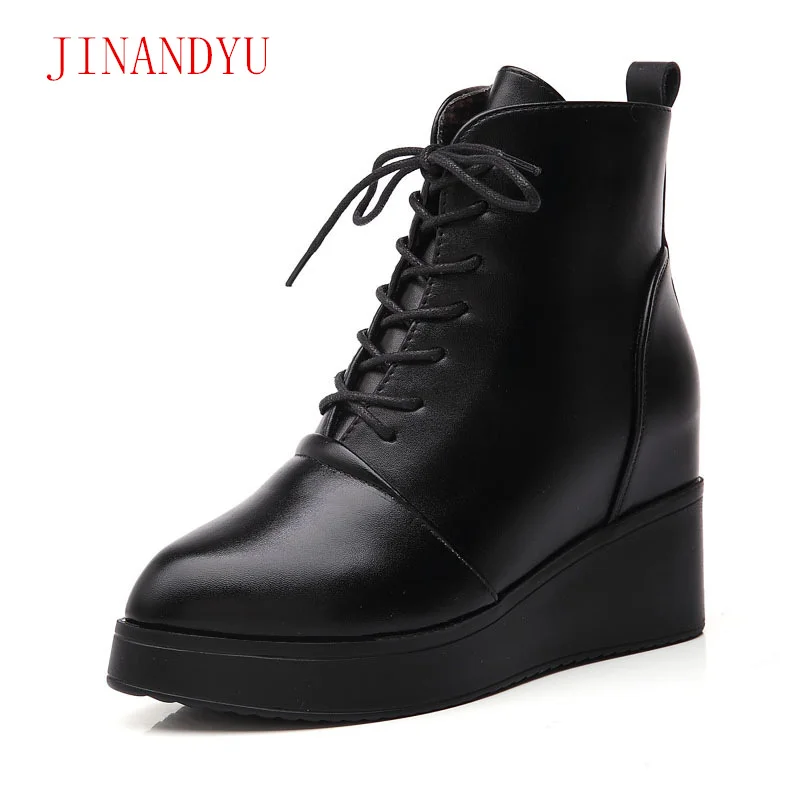 Женские кожаные ботинки на танкетке черные высоком каблуке 8 см платформе