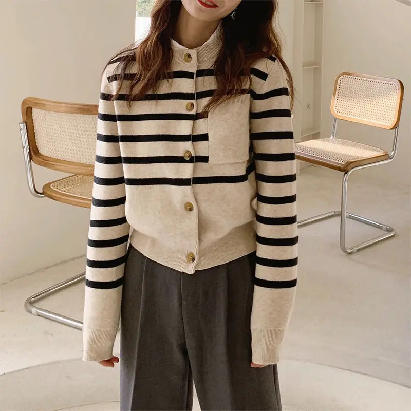 

Кардиган женский демисезонный в полоску, с длинным рукавом, круглым вырезом и пуговицами, H535, 2021