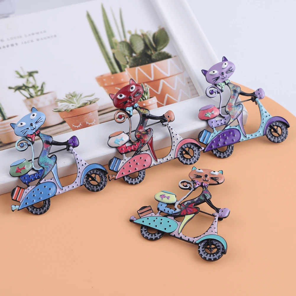Hot Cute Cat Women Brooches Enamel Alloy Cartoon Motorcycle Brooch Pin New Fashion Jewelry Animals Pins Accessories for Wemen images - 6