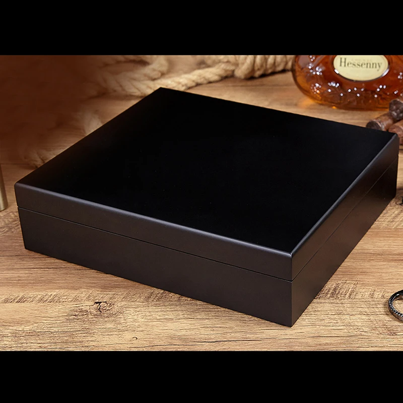 

Cedar Wood Travel Humidor Cigar Box Portable Cigar Case W/ Hygrometer Humidifier Cigar Humidor Box for COHIBA Cigars 20 Count