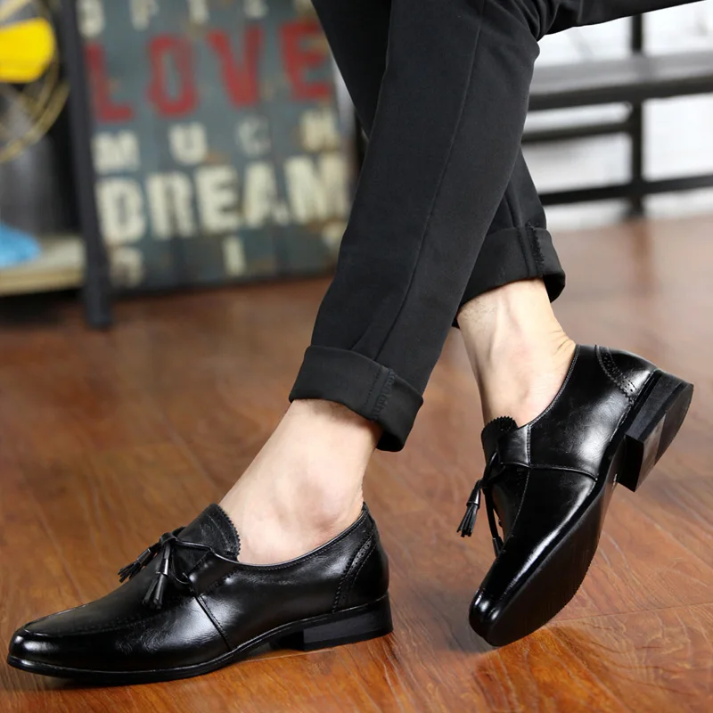 

Fashion Soft leather Moccasins shoes Men Loafers outdoor High Quality Leather Shoes tassel Men Flats Gommino Driving Shoes