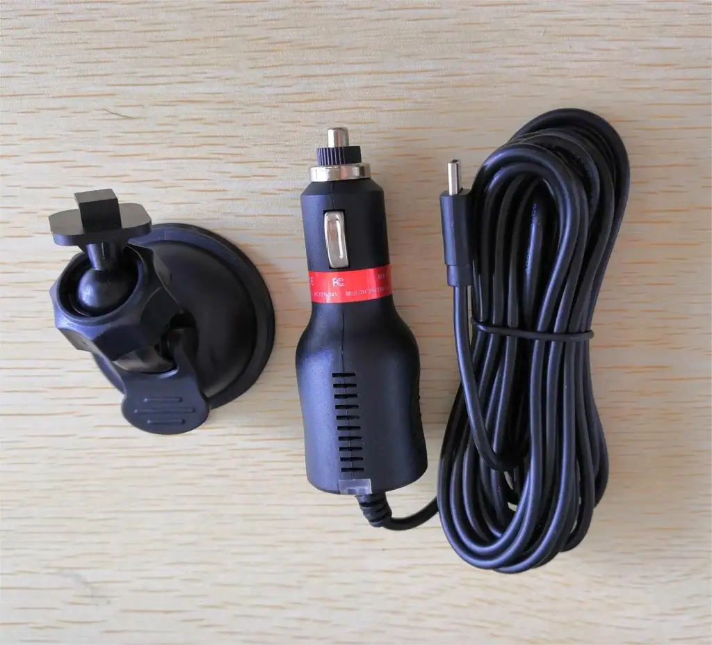 Автомобильное зарядное устройство SJCAM A10 Type-C + Автомобильная присоска для