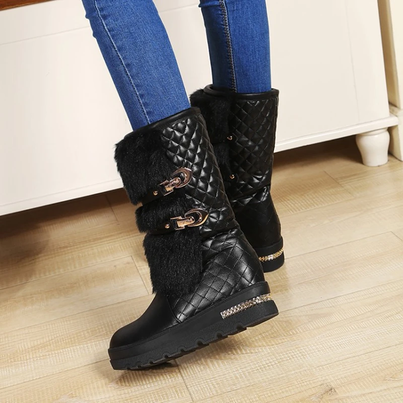 Женские сапоги до середины икры белые на платформе и толстом меху для русской