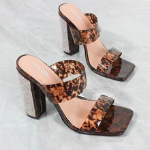 Sandalias de tacón grueso con cristales para mujer, zapatos de marca de lujo con cinturón transparente de PVC, novedad de 2022 (1)