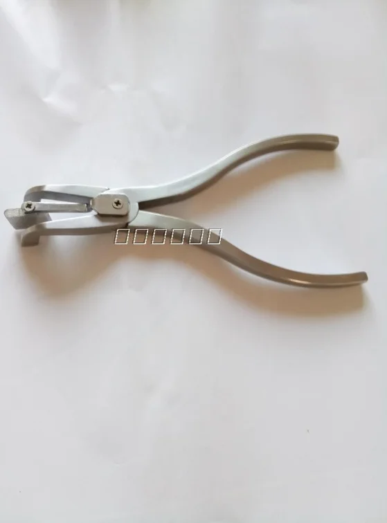 

The piano tuning tool The piano accessories The keys of triangle plate of pliers The triangle piano keys pliers Stainless steel