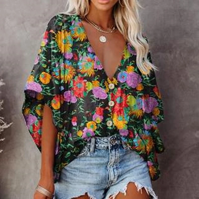 

Женская однобортная блузка с рукавами «летучая мышь» и V-образным вырезом