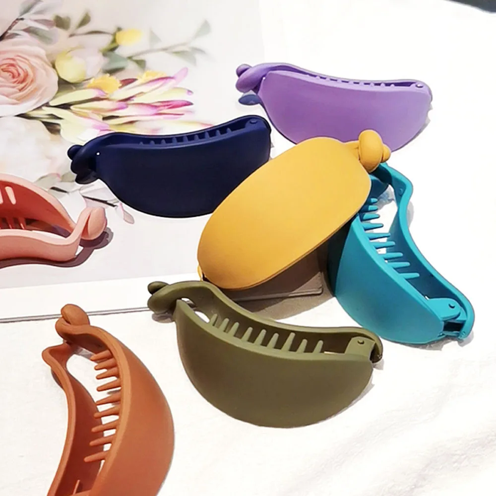 Заколка для волос в форме банана женщин матовая текстурная заколка хвоста