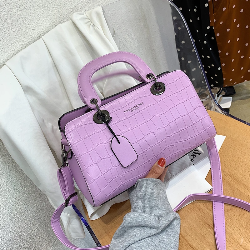

Дамские сумочки 2021, модные стильные роскошные сумки, женские сумки, дизайнерская Вместительная женская сумка-мессенджер через плечо из иск...
