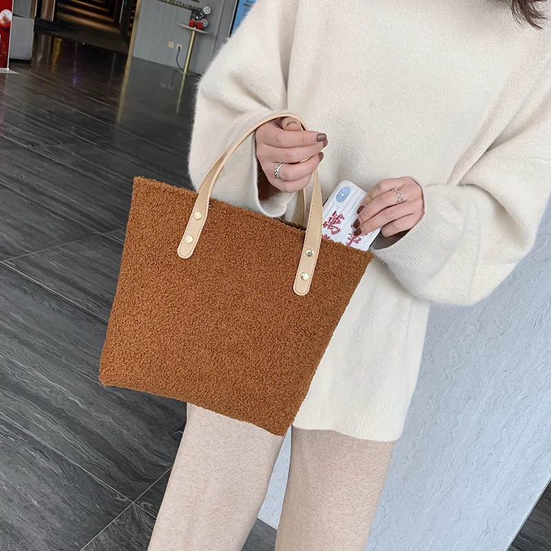 

Versatile Handbags For Women 2021 Plush Women's Shoulder Bag Trend Crossbody Bag Adjustable Strap Winter Large Capacity Tote