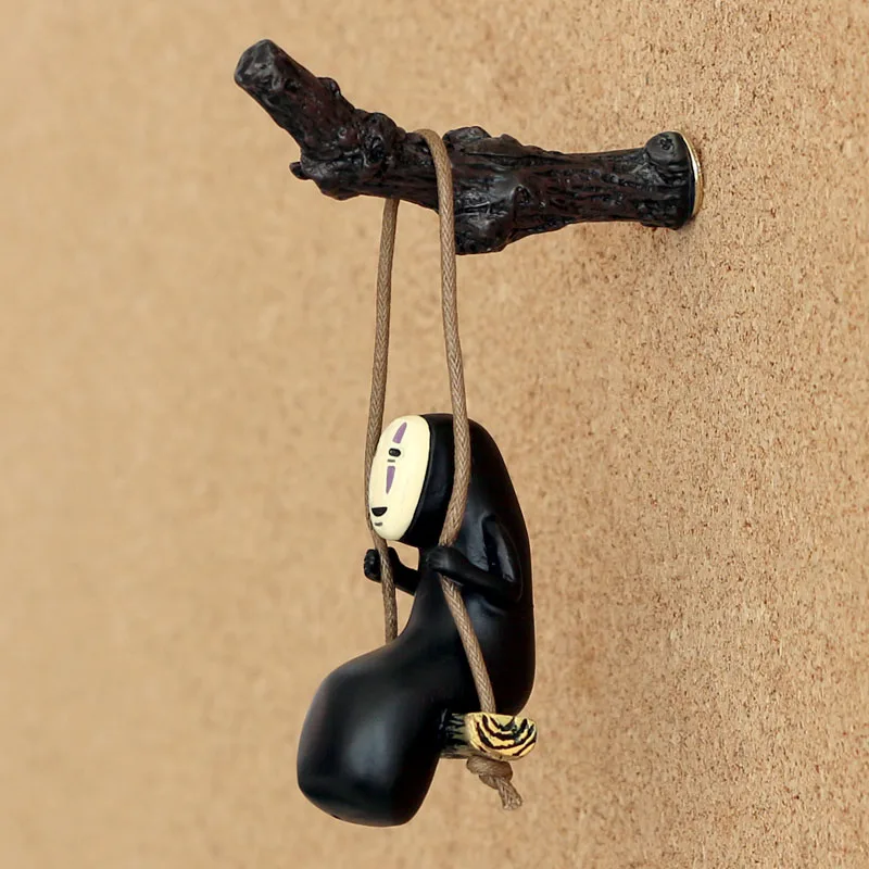 Безликий человек качающийся в Интернете знаменитости любовь солнечный свет