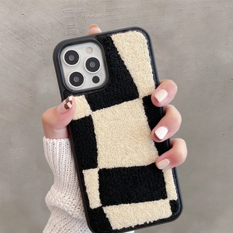 

Irregularity Geometry Fluffy Plush Phone Case For iPhone 13 12 11 Pro Max X XR XS Max 8 Plus Warm Fuzzy Wool Fabrics Hard Cover