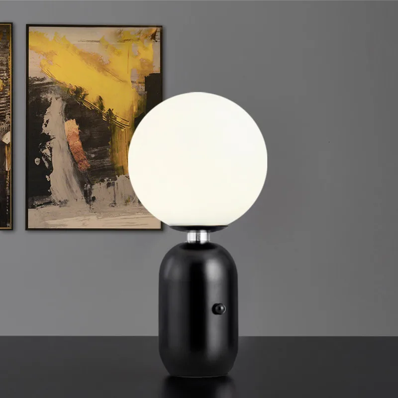 Современные минималистичные настольные лампы в скандинавском стиле для