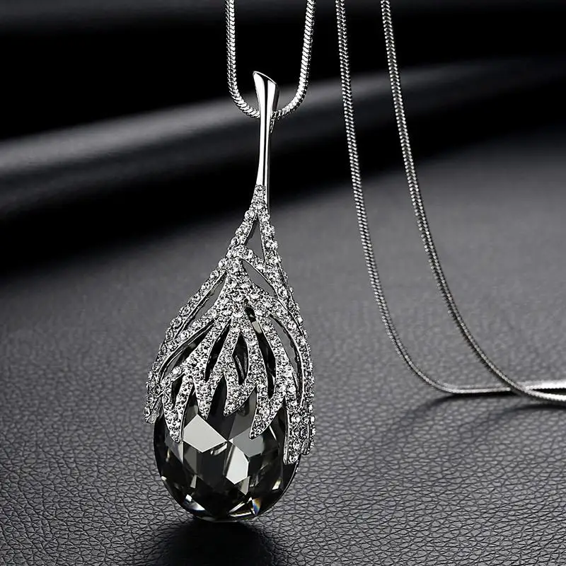 

Fashion New Autumn And Winter Drop-Shaped Crystal Pendant Necklace Dress Long Necklace Retro Elegant Sweater Chain Gift Lady