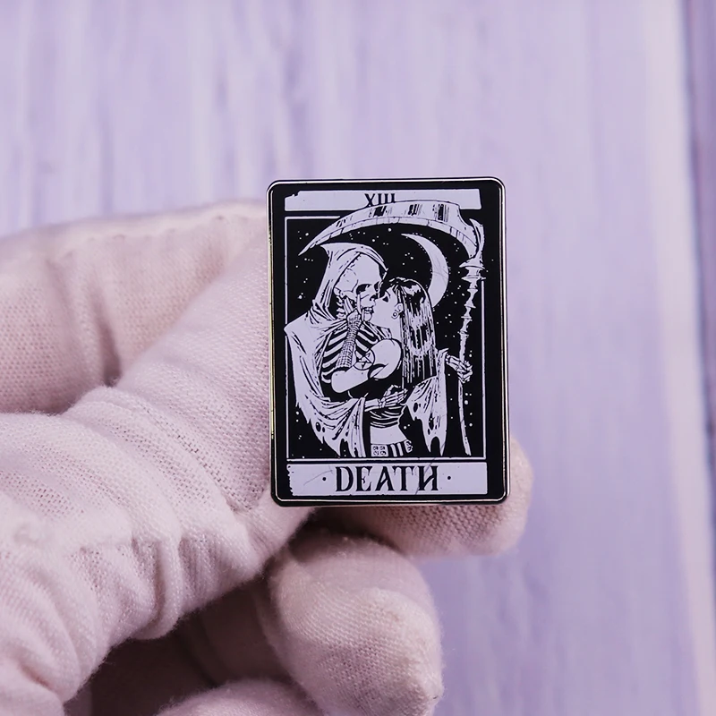 Blackcraft винтажный смерти мрачный жнец скелет поцелуй Таро карточка булавка